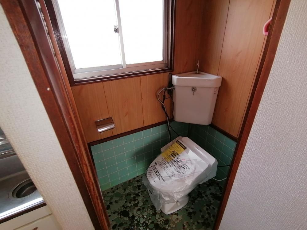 【トイレ】　温水洗浄便座のトイレです。快適ですね＾＾