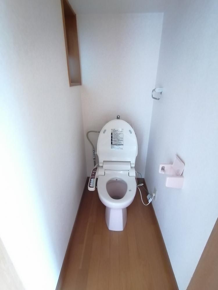 【トイレ】　トイレはもちろん洋式で誰でも使いやすいですね。