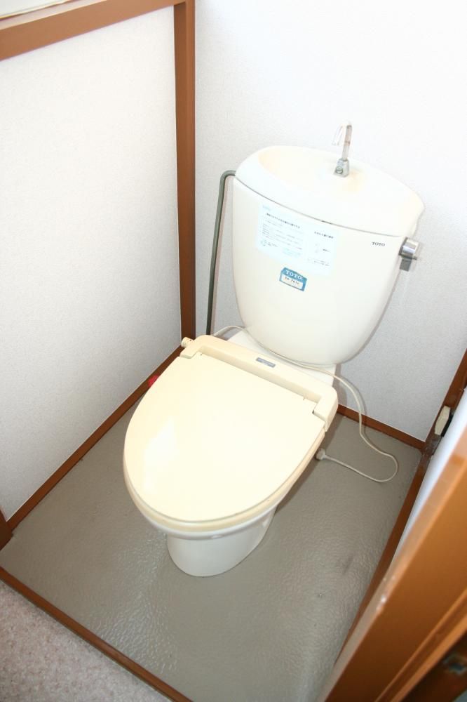 【トイレ】　※現在は温水洗浄便座になっています。