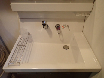 洗面台・洗面所　スクエアボウルで使いやすいデザインです。