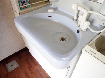 洗面台・洗面所　浄化槽設置済で、下水設備が整っているので快適です。