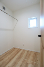 ���̑����ρ@�����h���[���[���B���ʒE�ߎ��ׂ̗ɂ���̂ŁA���󕨂����������܂��B