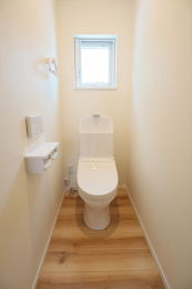 �g�C���@���ւ��炷���Ɏg����ʒu�Ƀg�C����z�u�B�A���◈�q���ɂ��g���₷�������ł��B