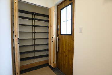 ���ց@�傫�ȃV���[�Y�{�b�N�X����܂��B