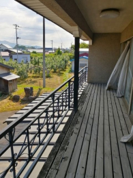 �Z�˂���̒��]�ʐ^�@���󕨂̓x�����_�ɂ������܂��B