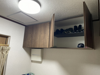 ���ց@-
