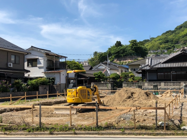  ②「解体してから売った方がいい家」とは？【不動産売却】古い家を売るとき、解体してから売るべきか？ 残したまま売るべきか？ 正しい判断基準を解説します｜おうち情報館